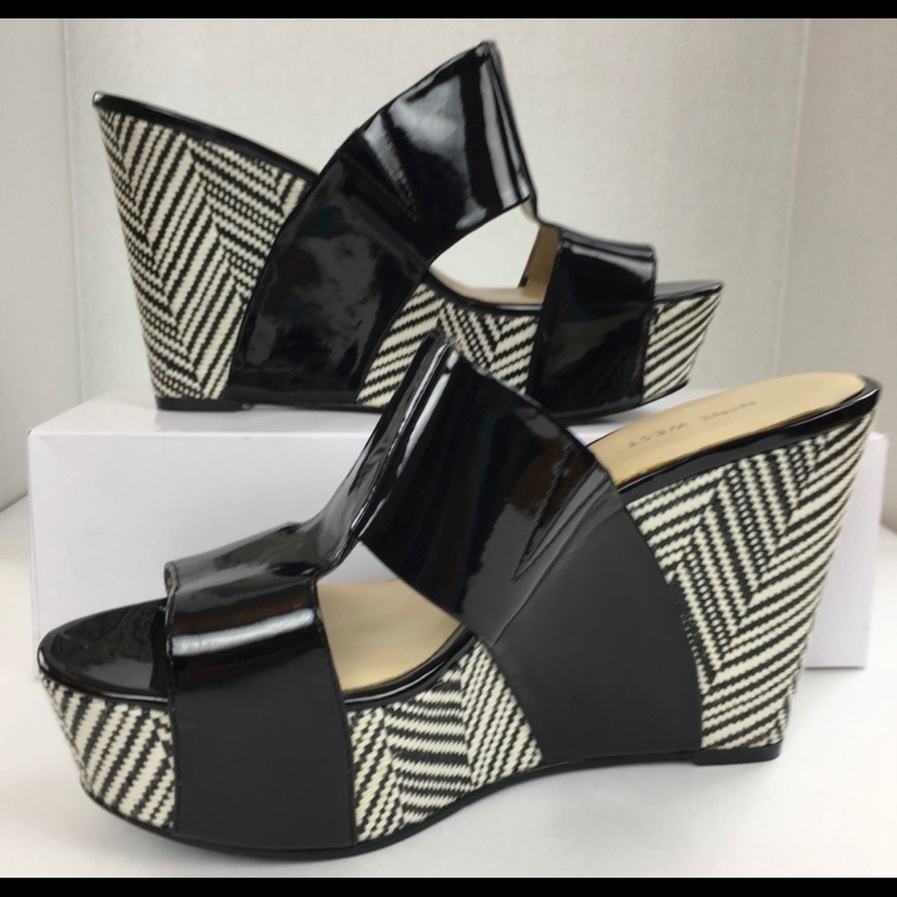 Nine West Louise Black Patent Platform Slides